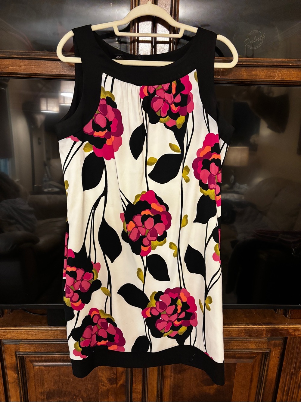Alyx Sleeveless Floral Shift Dress in White, Pink and Black